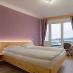 Zur Traube فندق