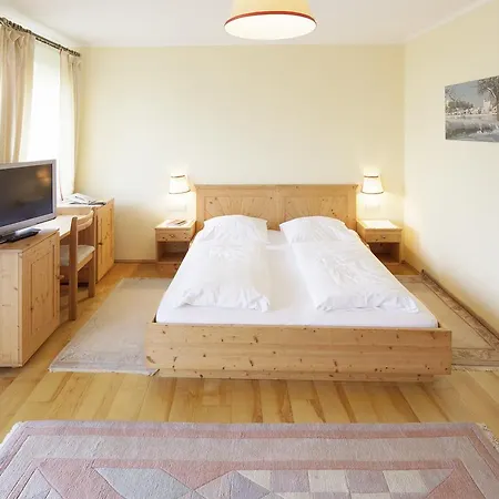 Hotel Zur Traube 3*